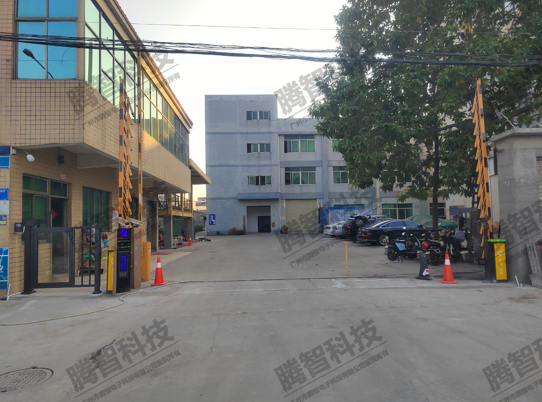 东莞望牛墩一进一出车牌识别系统+人脸识别广告门